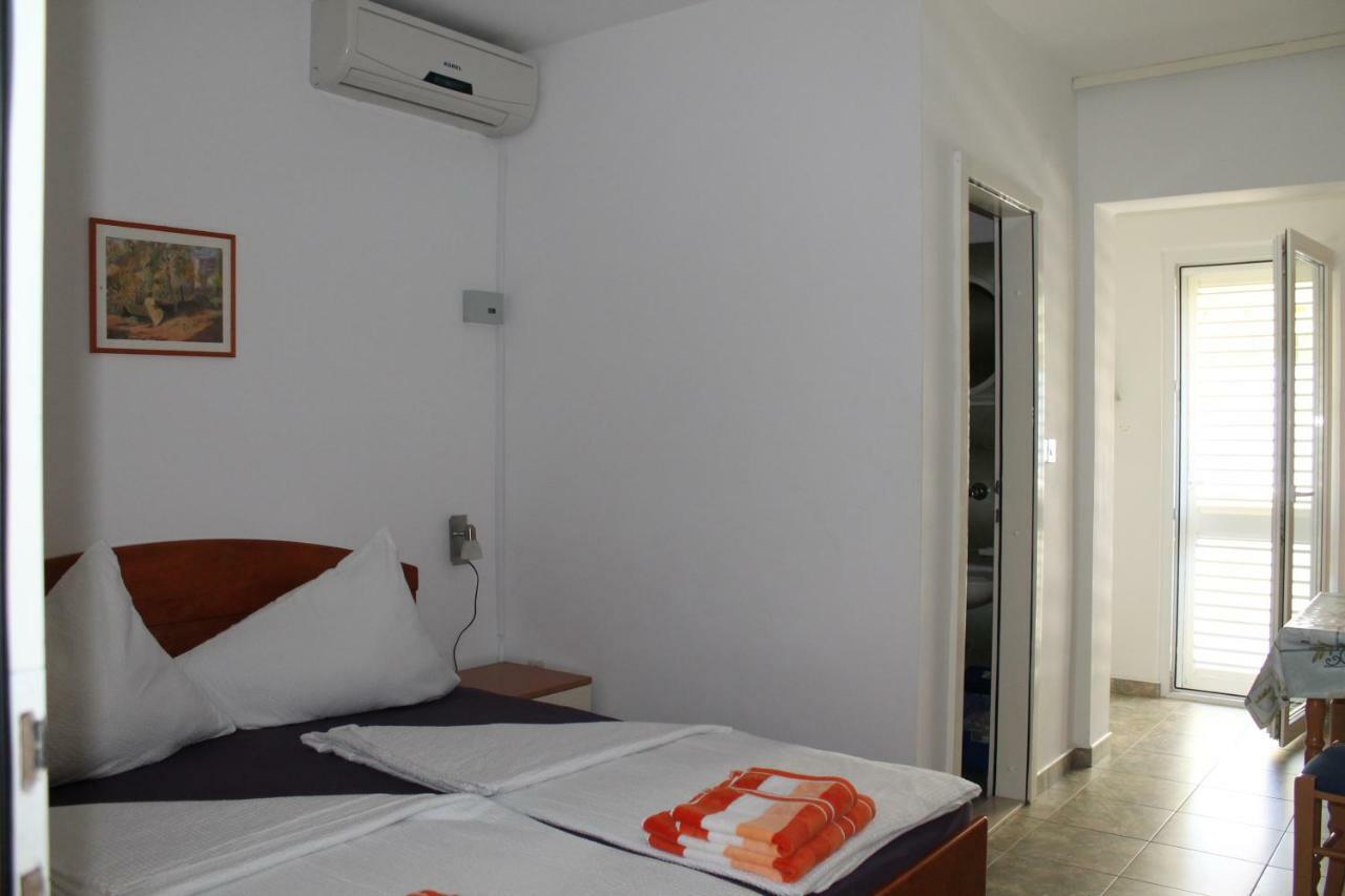 Apartmani Atila Damir Omiš Buitenkant foto