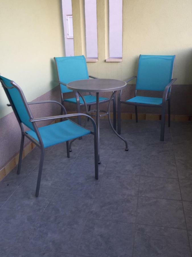 Apartmani Atila Damir Omiš Buitenkant foto