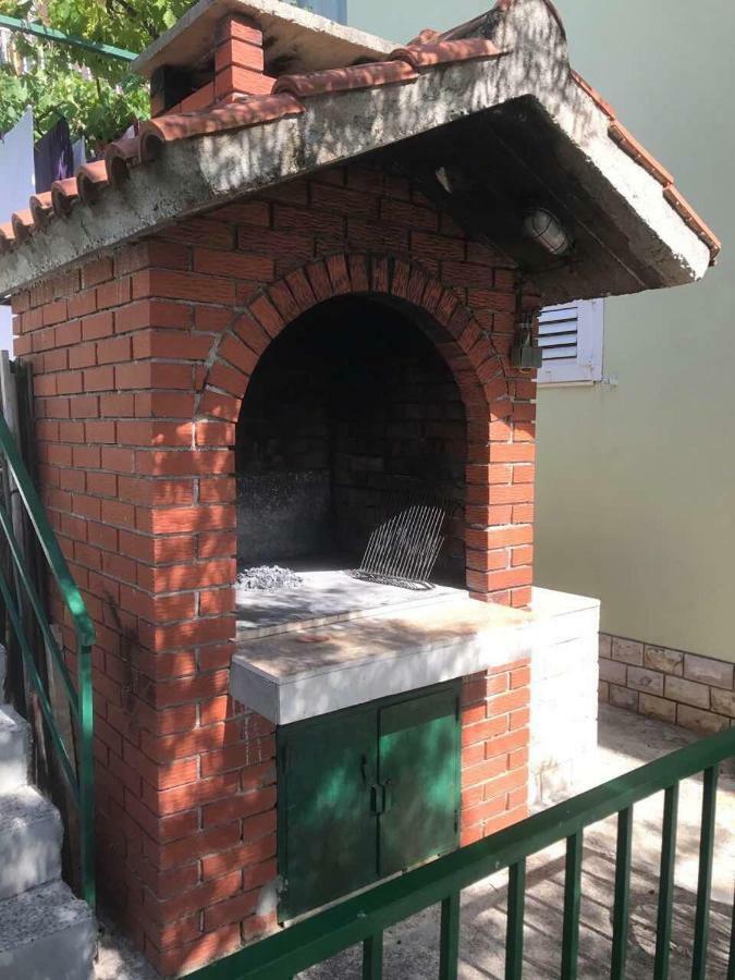 Apartmani Atila Damir Omiš Buitenkant foto