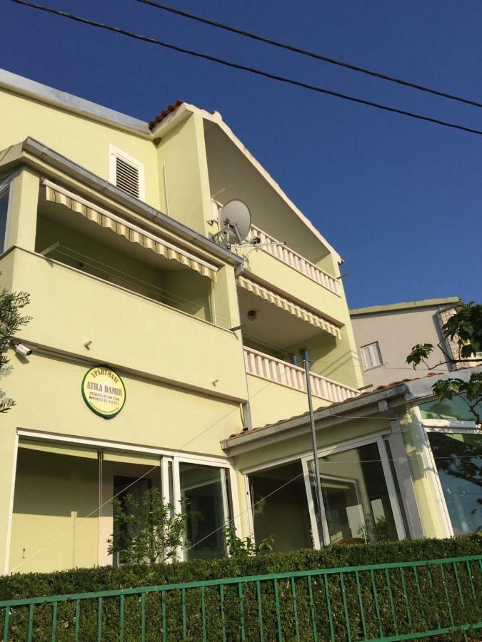 Apartmani Atila Damir Omiš Buitenkant foto