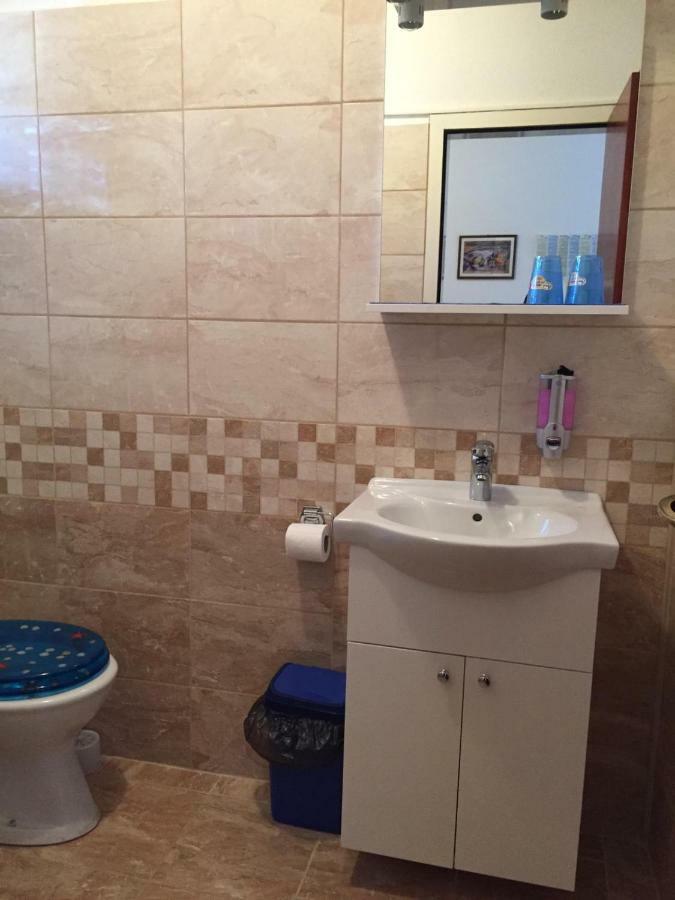 Apartmani Atila Damir Omiš Buitenkant foto