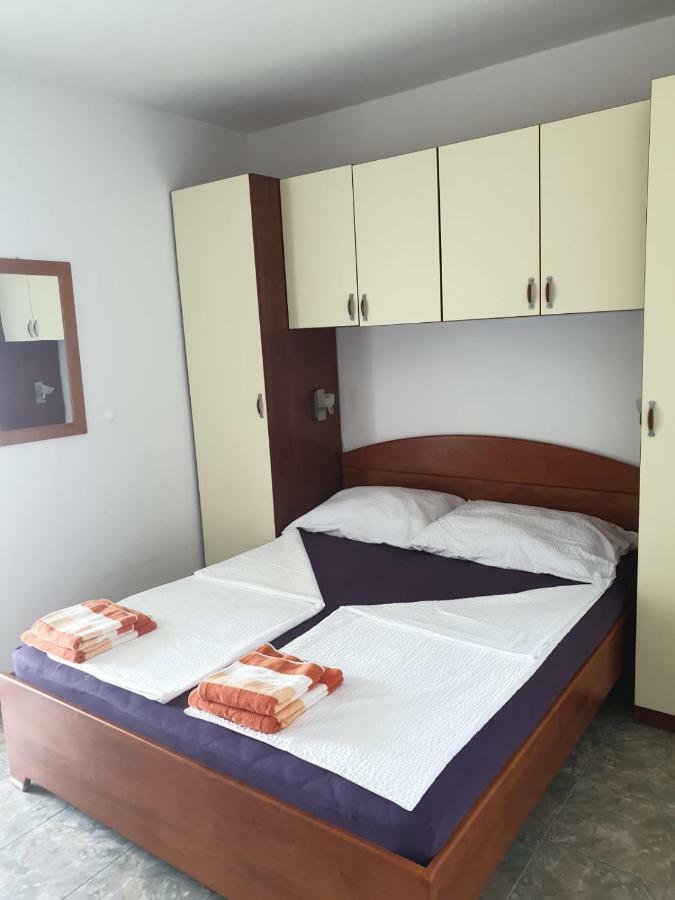 Apartmani Atila Damir Omiš Buitenkant foto